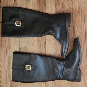Tommy Hilfiger riding boots chocolate brown size 9.5 round toe preppy equestrian
